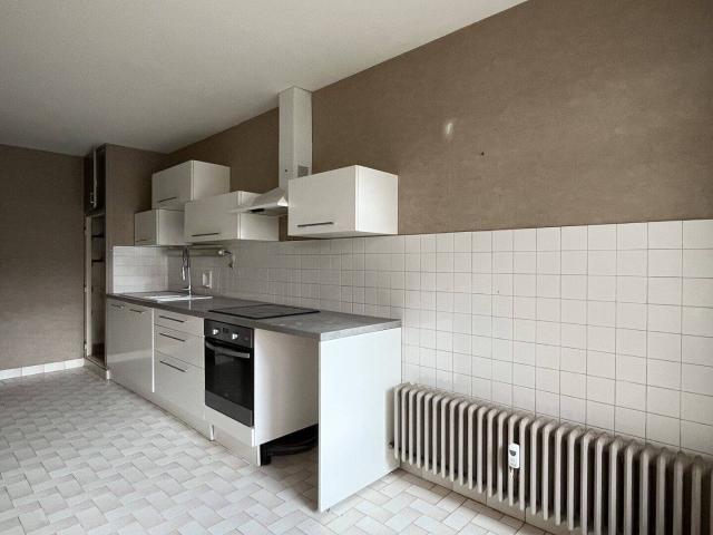 Chambéry le Haut – T4 en rez de chaussée avec cave et garage