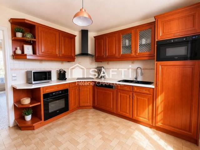 Chambly quartier Piscine 3 ch 4 5 possible