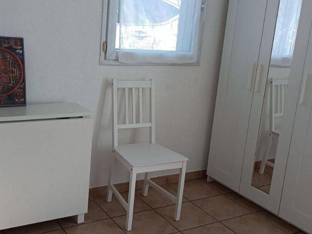 CHAMBRE MEUBLÉE