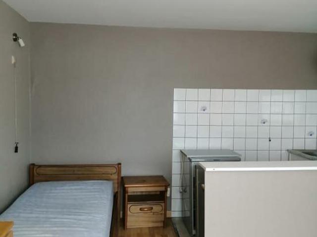 Chambre meublée