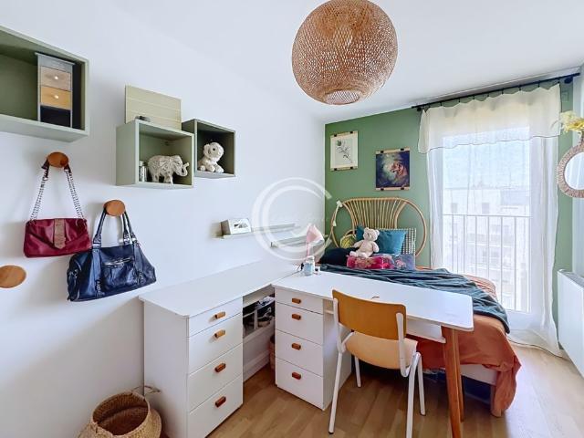 CHAMBRE MEUBLEE CHEZ UNE FAMILLE