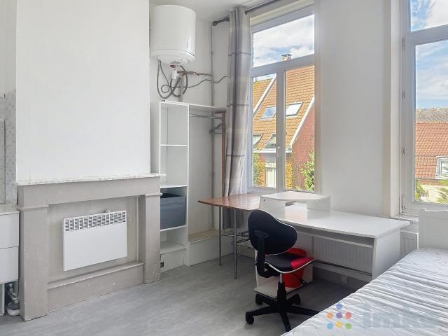 Chambre meublée à louer à Lille secteur Vauban Esquermes prox la catho