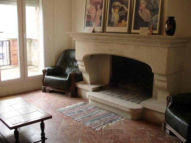 CHAMBRE MEUBLÉE AVEC SALLE DE BAINS PRIVATIVE