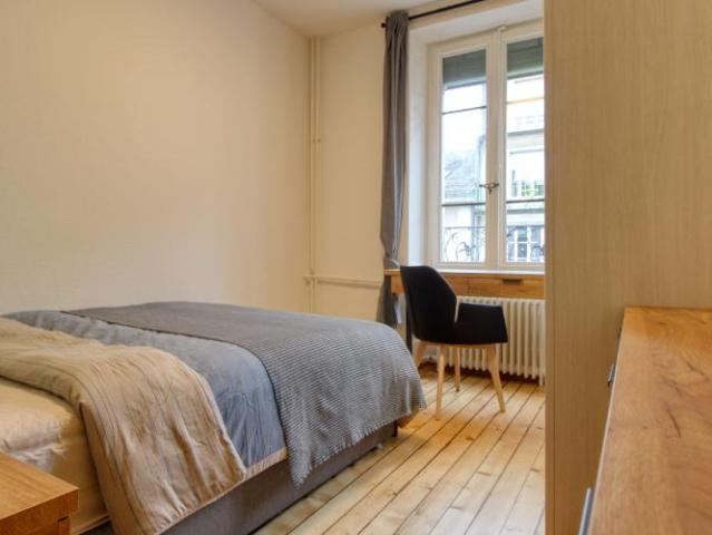 Chambre meublée dans un appartement modernisé très bien situé