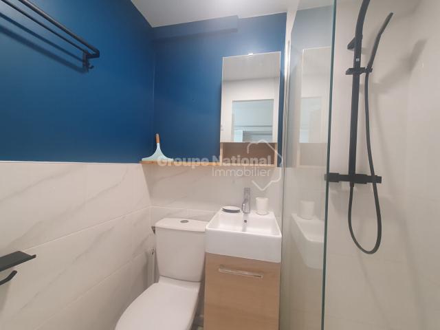 Chambre meublée dans colIving à Buc chambre 11m² avec salle d'eau et wc