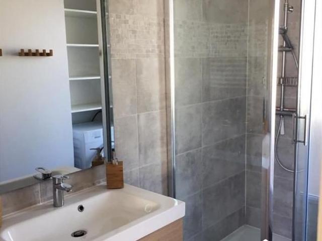 Chambre meublée en colocation