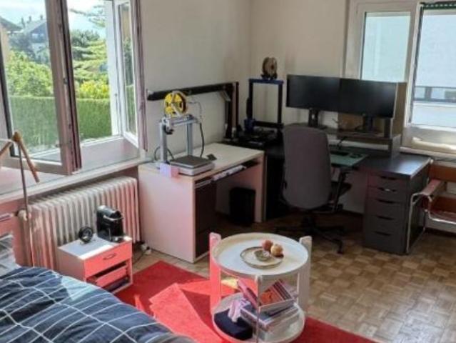 Chambre meublée en colocation