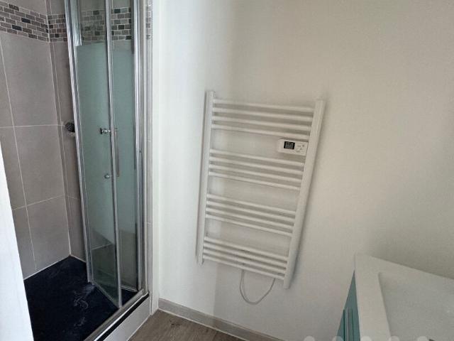 CHAMBRE AVEC SALLE DE BAIN PRIVATIVE EN COLOCATION CENTRE VILLE