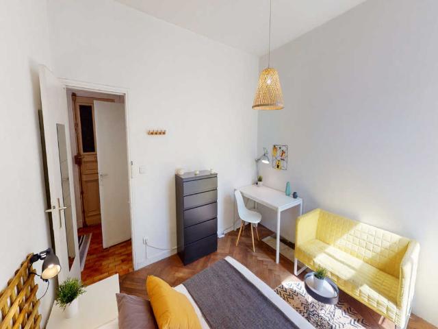 Chambre à Gambetta, Rue Brueys