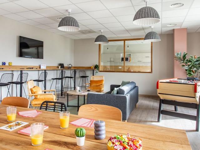 Chambre coloc’ seule de 10 à 14 m²
