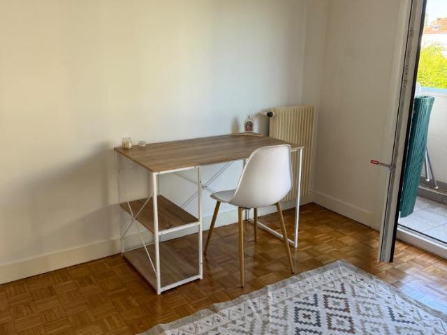 Chambre dans appartement lumineux avec balcon à Saint Maur des Fossés
