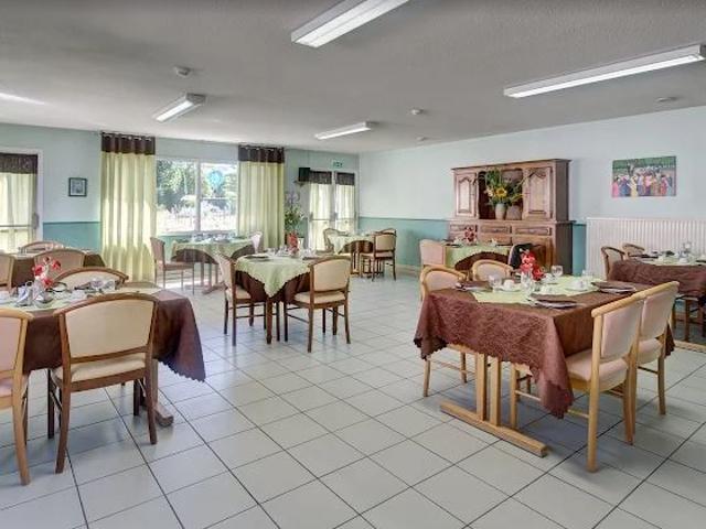 Chambre EHPAD à Monts sur Guesnes Lot LMNP géré par COLISEE Revenu locatif immédiat 5,79 %