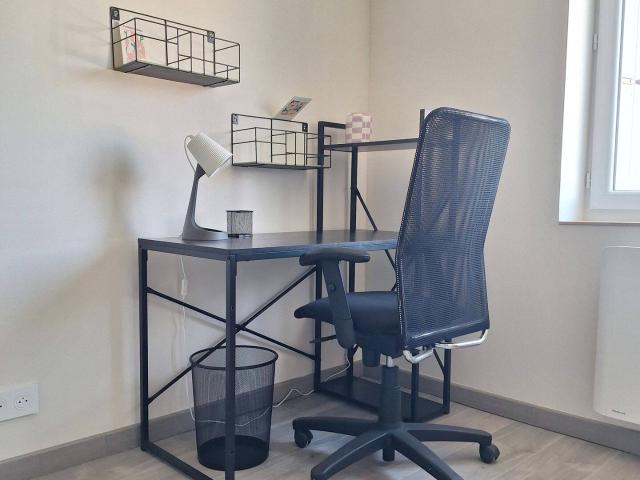 CHAMBRE POUR ÉTUDIANTE DANS MAISON NIORT