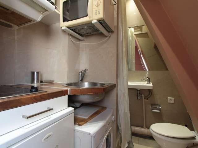 Chambre Studio Boulevard De Courcelles, Paris