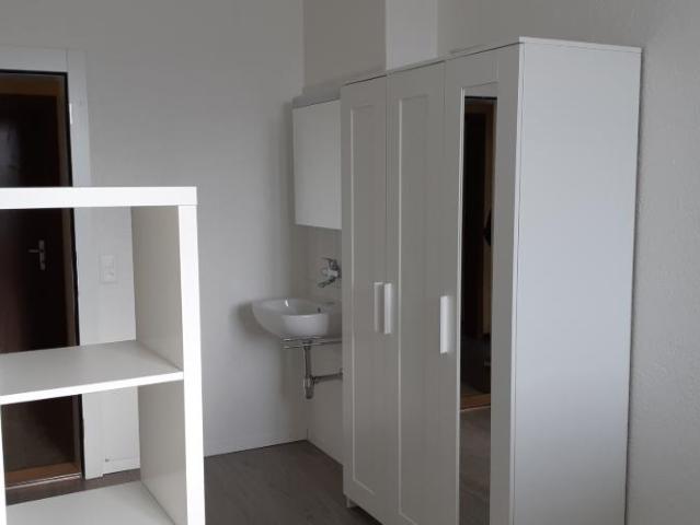 Chambre s meublée s