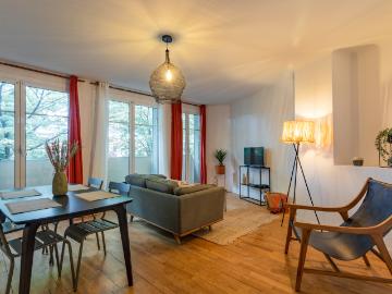 Chambres au sein d'un agréable T4 meublé et rénové au cœur du quartier Compans