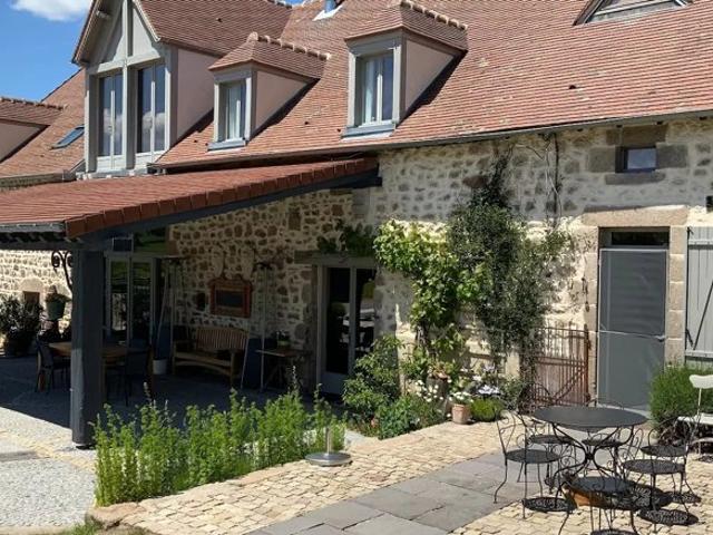 Chambres d'hôtes & gîte clés en main à vendre dans l'Allier