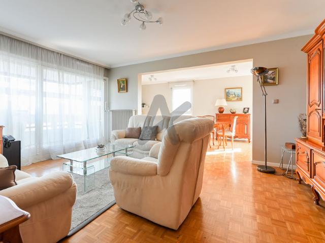 Champagne au Mont d'Or T4 de 96 m2 avec loggia, vue dégagée et résidence sécurisée