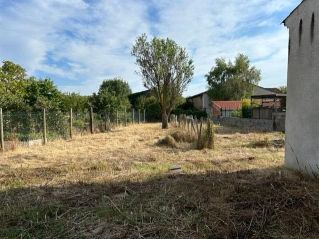 CHAMPEYROUX Grange de 200 m2 sur terrain de 950 m2