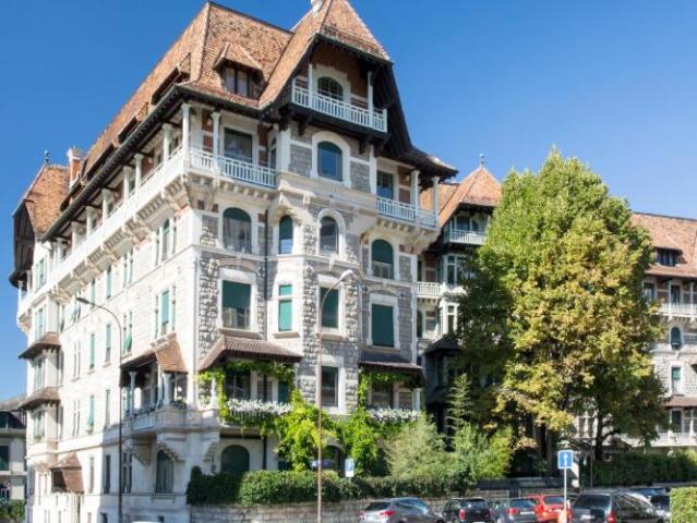 CHAMPEL rue de l'Athénée 15 8 pièces au 3ème étage