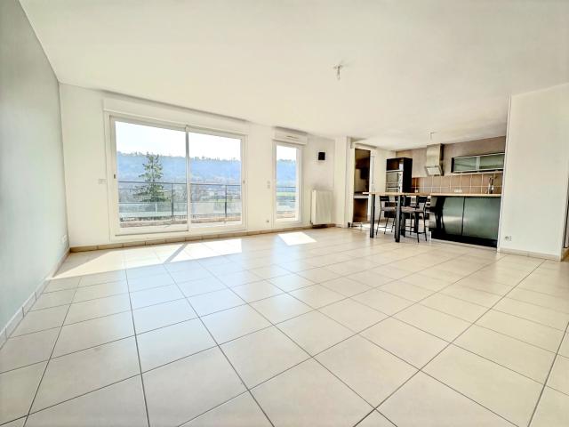 CHAMPIGNEULLES / SUR LES HAUTEURS F5 + TERRASSE 30M2 + 2 GARAGES + PARKING