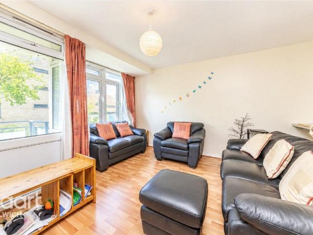 Champion Park, London 1 bed flat to rent £1,600 pcm £369 pw