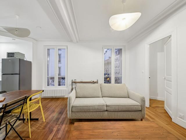 Championnet / rue Neuve de la Chardonniere, Paris Amsterdam Apartments for Rent