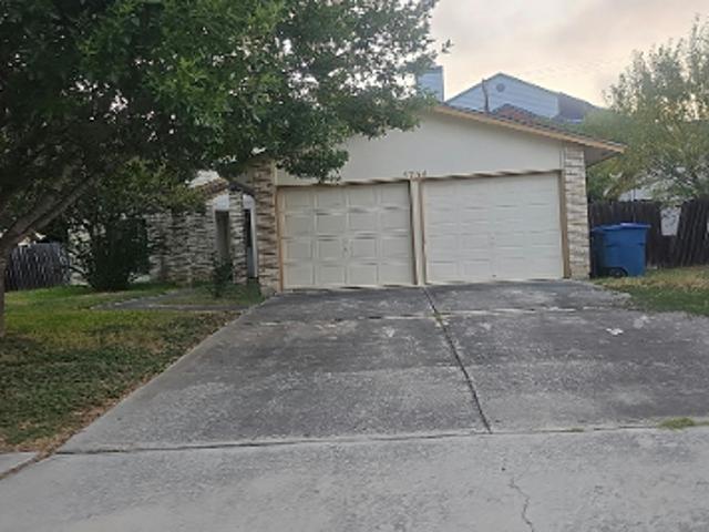 Champions Hill Dr