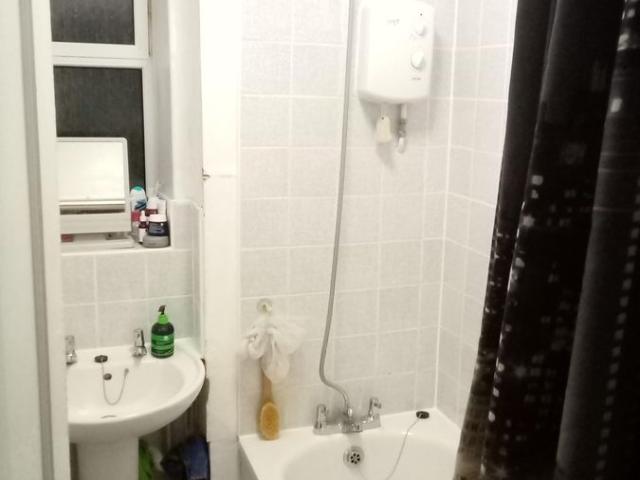 Champlain House, White City W12, 2 bed shared accommodation to rent, £810 pcm | PrimeLocation
