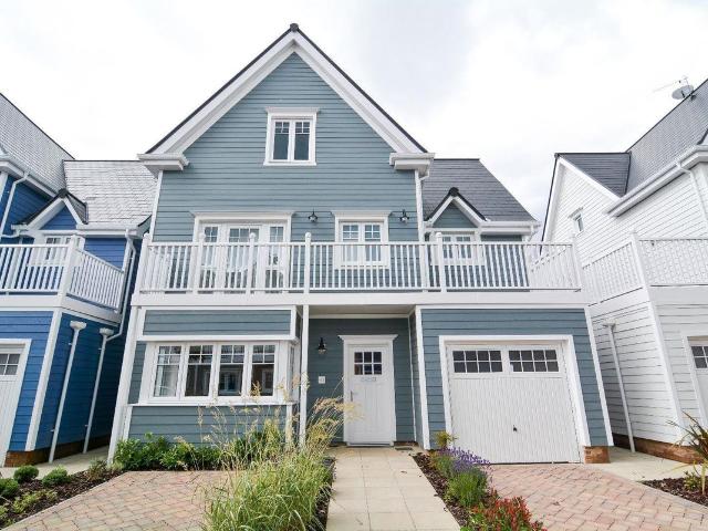 Champlain Street, Reading RG2, 5 bed detached house to rent, £3,800 pcm | PrimeLocation