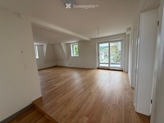Chance für neue 3.5 Zimmer Wohnung mit 50m2 Terrasse, gute Lage, in Schlieren