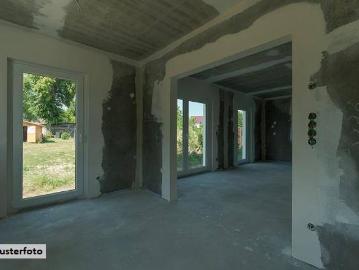 Chance für Eigengestalter: Rohbauhaus mit großzügigem Grundriss