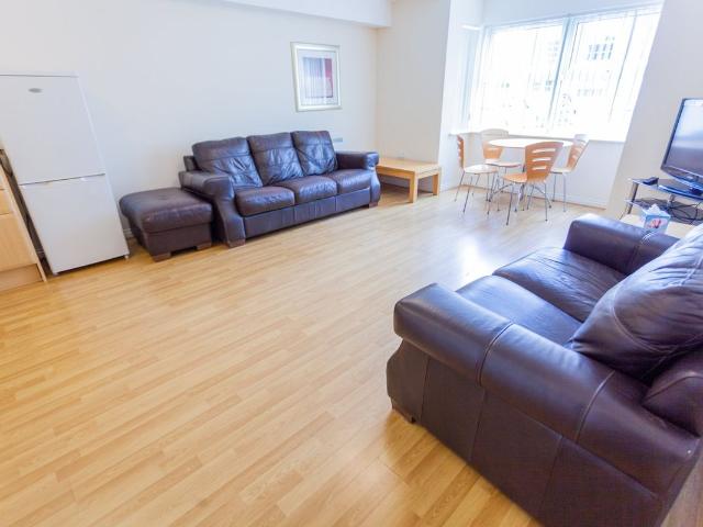 Chancellor Court L8, 2 bed flat to rent, £975 pcm | PrimeLocation