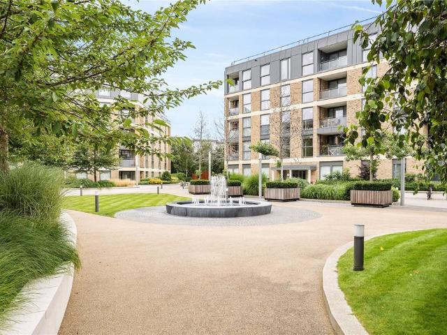 Chancery House, Levett Square, Kew, TW9 1 bed apartment to rent £2,300 pcm £531 pw