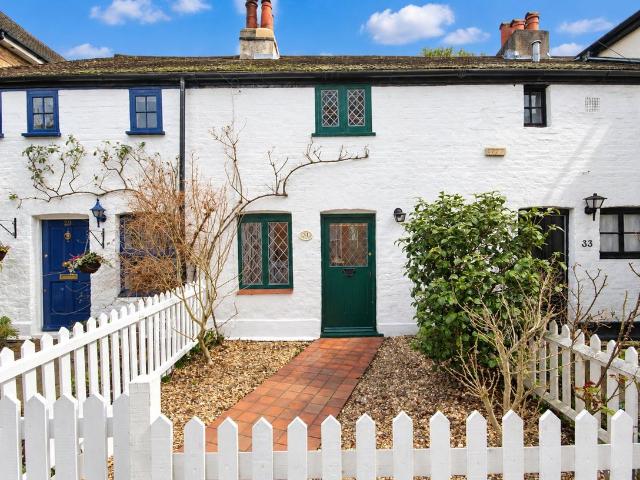 Chancery Lane, Beckenham BR3, 2 bed cottage to rent, £1,950 pcm | PrimeLocation