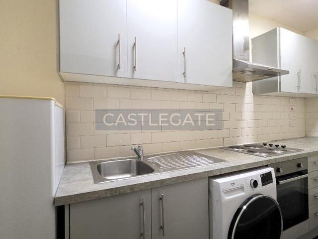 Chancery Lane, Huddersfield, HD1 1 bed ground floor flat to rent £475 pcm £110 pw