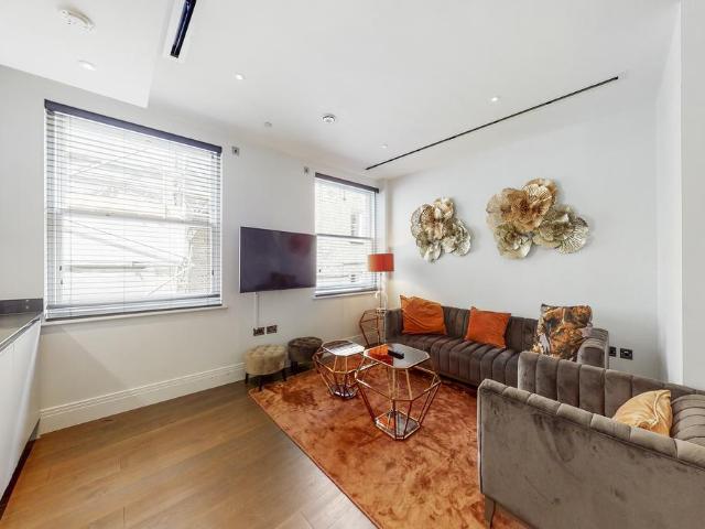 Chancery Lane, London WC2A 2 bed flat to rent £5,633 pcm £1,300 pw