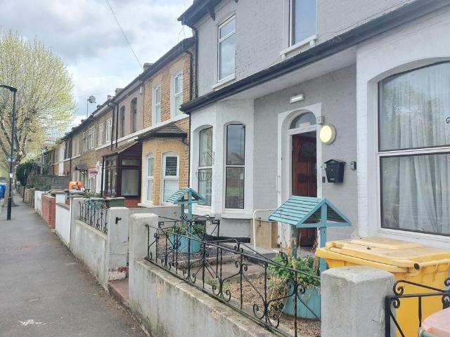 Chandos Road, London E15, 8 bed terraced house to rent, £600 pcm | PrimeLocation