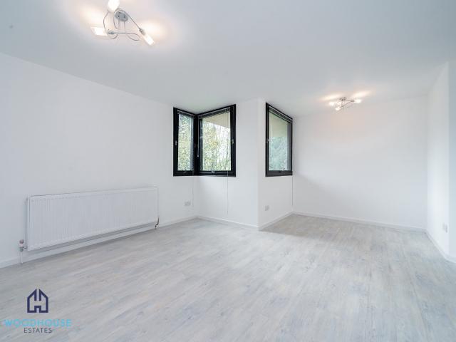 chandos way, london, nw11 three bedroom flat to rent £577pw / £2,500pcm