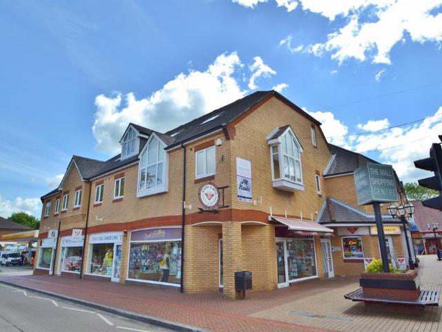Chandlers Ford 2 bed flat to rent £1,150 pcm £265 pw