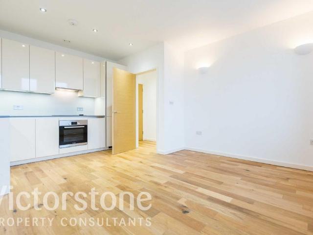 Channelsea House, Stratford, London, E15 1 bed apartment to rent £1,700 pcm £392 pw