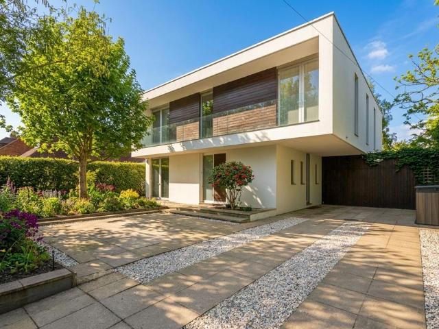 Channer Drive, Penn, HP10 4 bed detached house to rent £6,000 pcm £1,385 pw