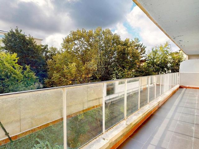 CHANT D'OISEAU: GRAND APPARTEMENT 2 CHAMBRES +/ 112M2