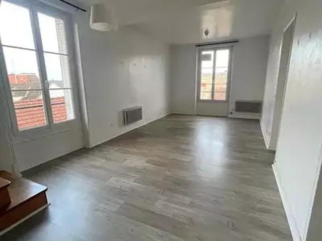 Chantilly 60500 Achat / Vente appartement 4 pièces t4 au dernier étage cave