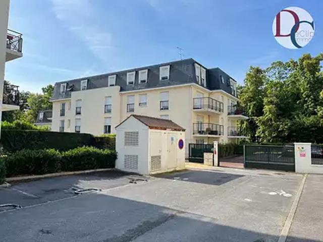 Chantilly 60500 Location appartement 2 pièces t2 parking