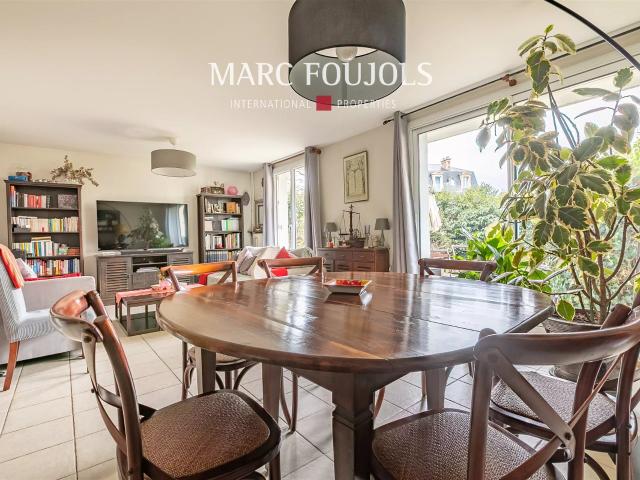 CHANTILLY Rez de Chaussée avec jardin privatif, Gare à pi. 111m² Chantilly