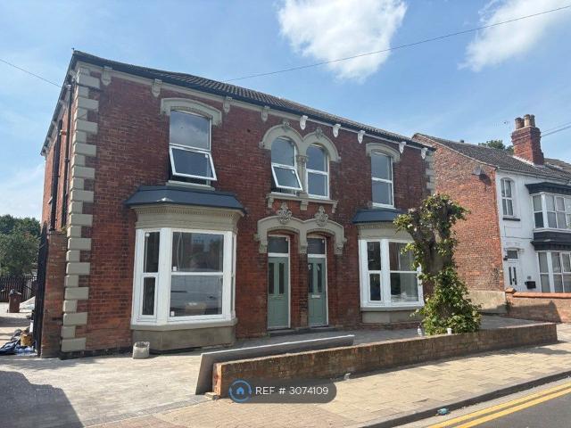 Chantry Lane, Grimsby DN31, 1 bed flat to rent, £565 pcm | PrimeLocation