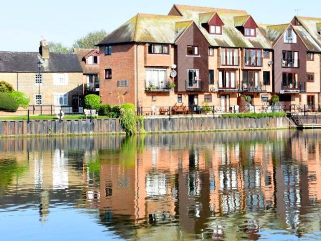 Chantry Place, Eton 4 bed townhouse to rent £3,950 pcm £912 pw