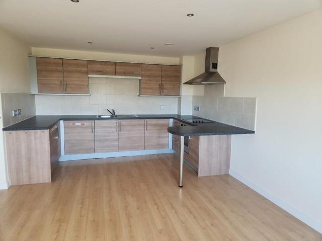 Chantry Waters, WAKEFIELD, WF1 5ED 1 bed flat to rent £900 pcm £208 pw