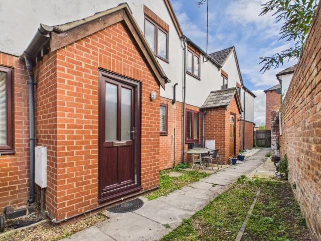Chapel Cottages Barton Street, Tewkesbury, Gloucestershire GL20, 2 bed terraced house to rent, £925 pcm | PrimeLocation
